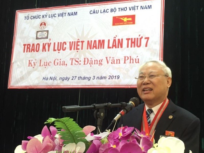 “Thuận nghịch độc” của Tiến sĩ Đặng Văn Phú